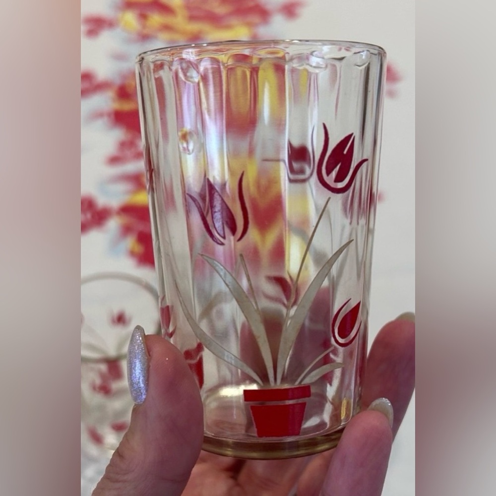 Vintage Kraft Swanky Swigs Red White Tulip Flowers Juice Glass Tumblers 4 Pc Set - Picture 2 of 8